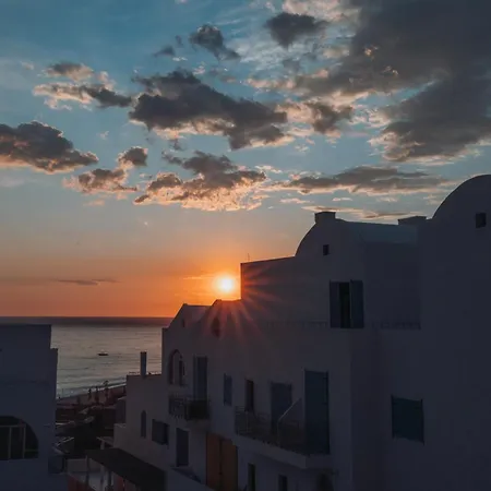 Ioneo Hotel