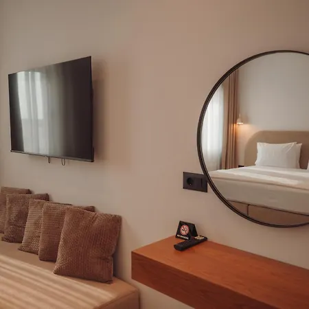 Ioneo Hotel