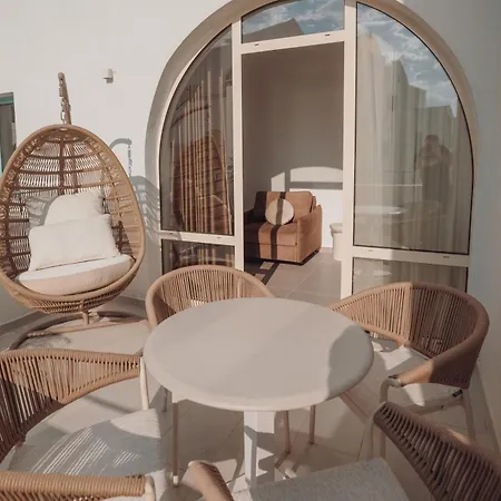 Ioneo Hotel
